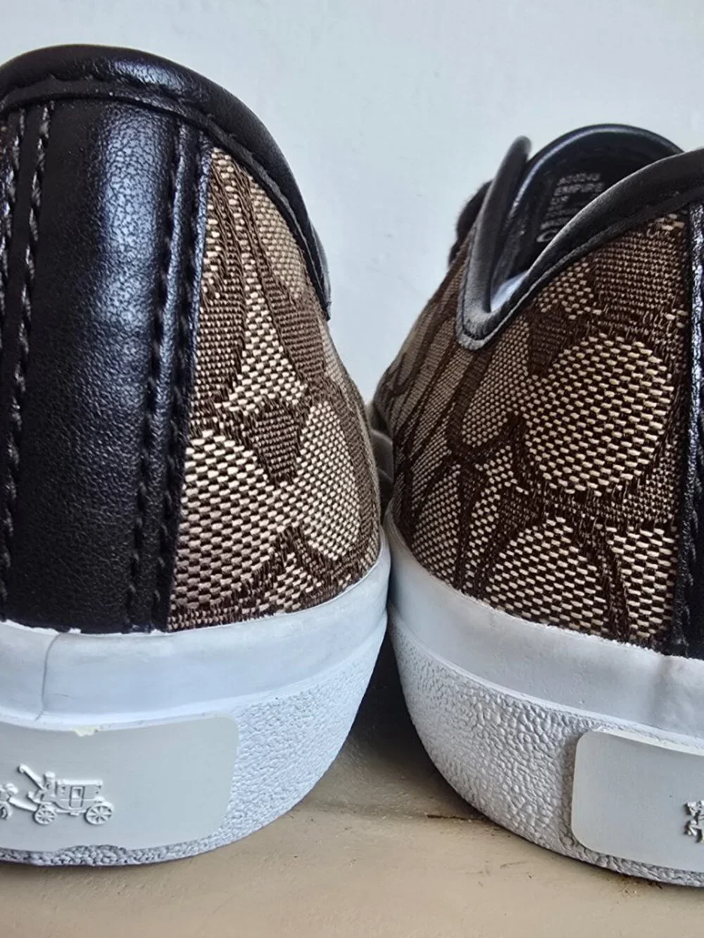 Coach Empire Signature Canvas Sneakers Women's 9B Brown Khaki Low Top A00248